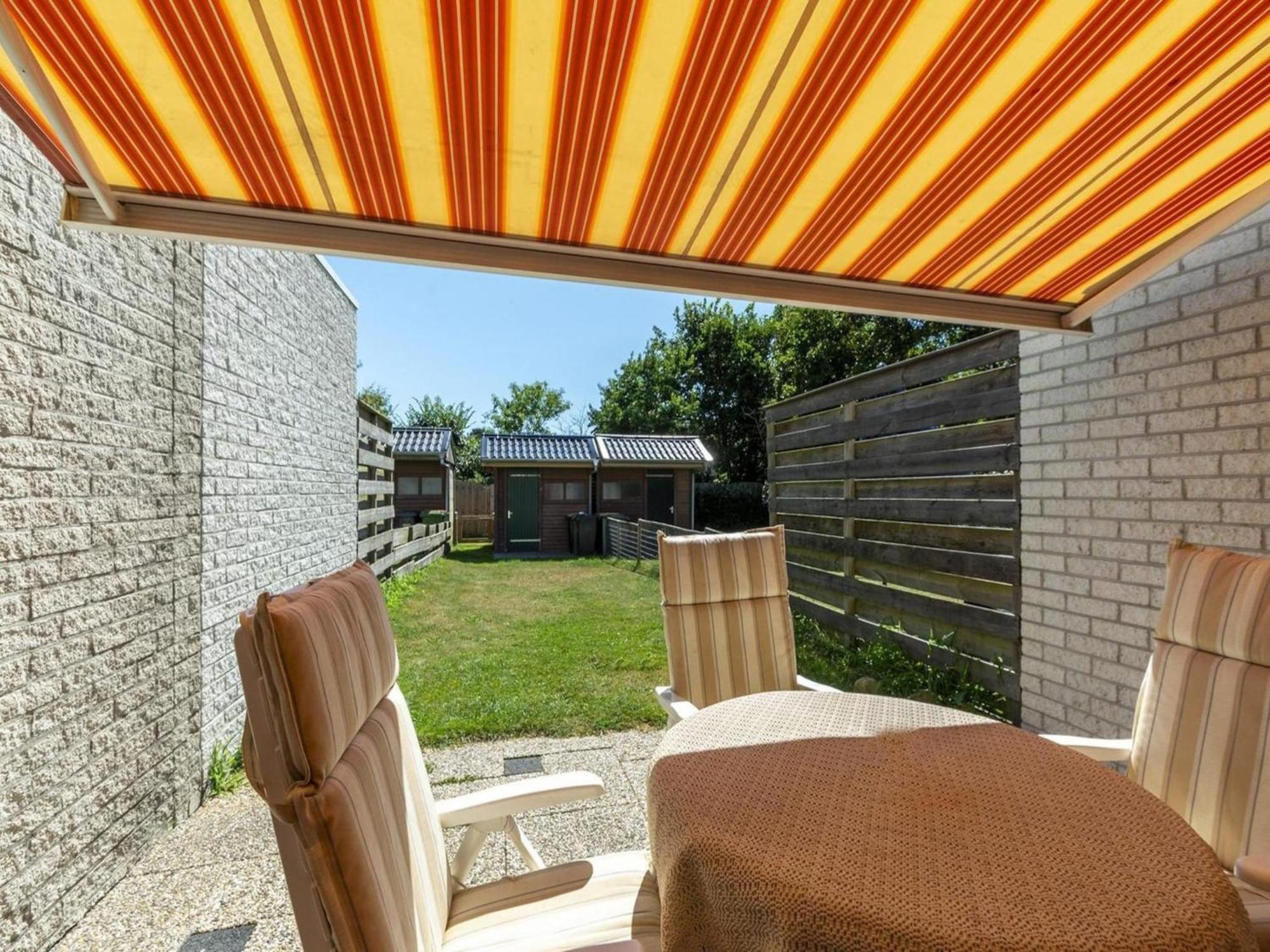 Cozy Holiday Home With Lawn カラントスウオーフ エクステリア 写真