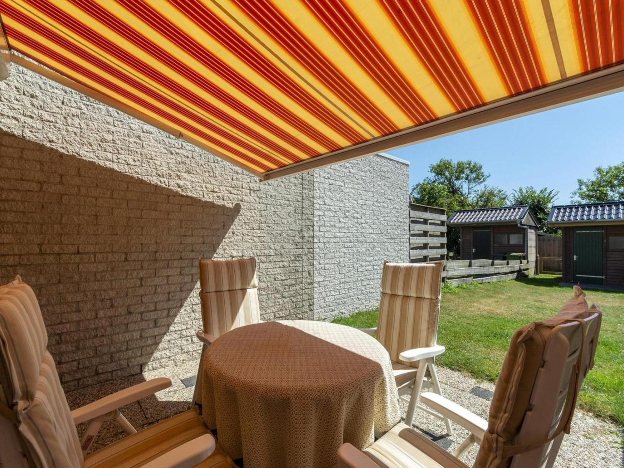 Cozy Holiday Home With Lawn カラントスウオーフ エクステリア 写真
